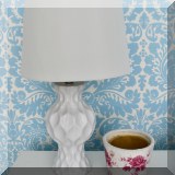 D11. White ceramic table lamp. 